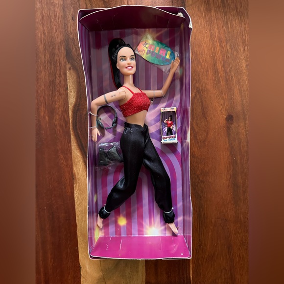 Vintage 1998 Spice Girls on Tour Sporty Spice Barbie - Picture 5 of 6